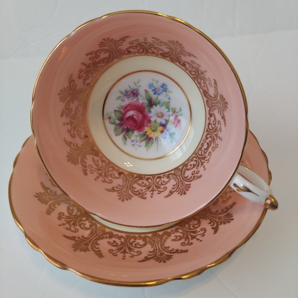 Paragon Pink Gold Filigree Tea Cup & Saucer - Picture 4 of 11